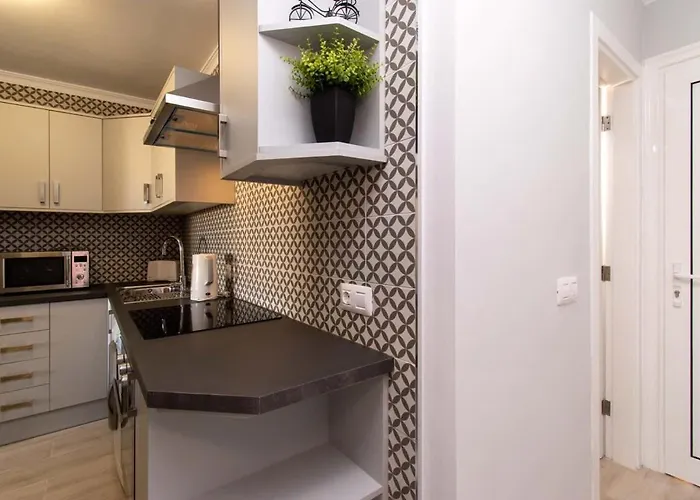 Mare 6 - Two Bed Daire *